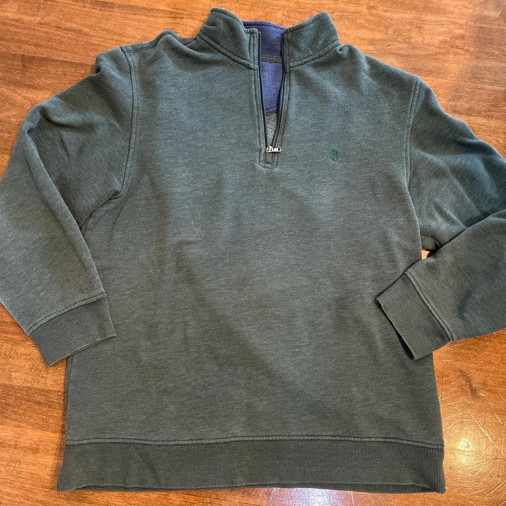 Izod quarter zip sweatshirt